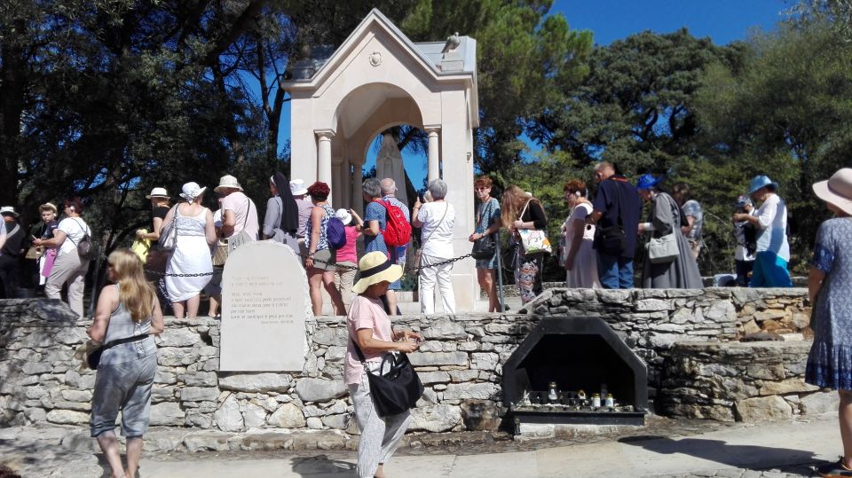 Lisbon: Full-Day Private Guided Tour to Fátima - Shepherds Houses in Aljustrel