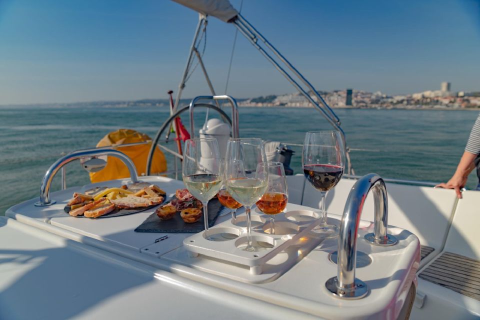 Lisbon: Private Tagus River Yacht Tour - Tour Highlights