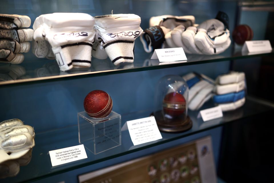 London: Kia Oval Cricket Ground Tour - Photo Opportunities