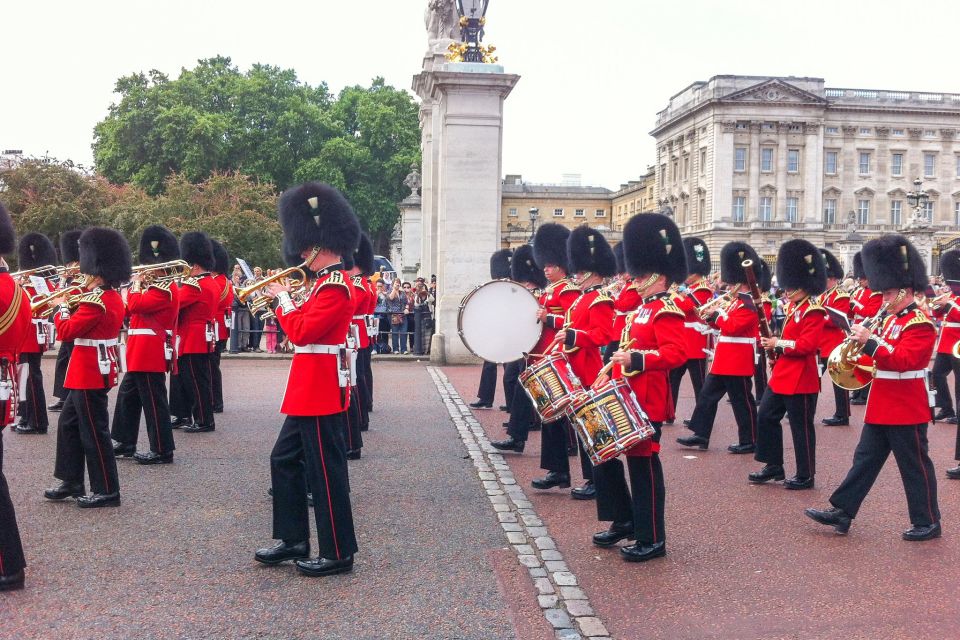 London: Tower of London & Changing of the Guard Experience - Witnessing the Changing of the Guards