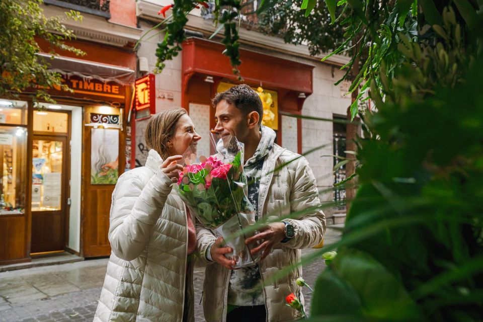 Madrid: Proposal Photoshoot for Couples - Social Media Optimization