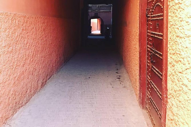 Marrakech Explorer: Guided Tour With Van & Lunch - Local Market Exploration