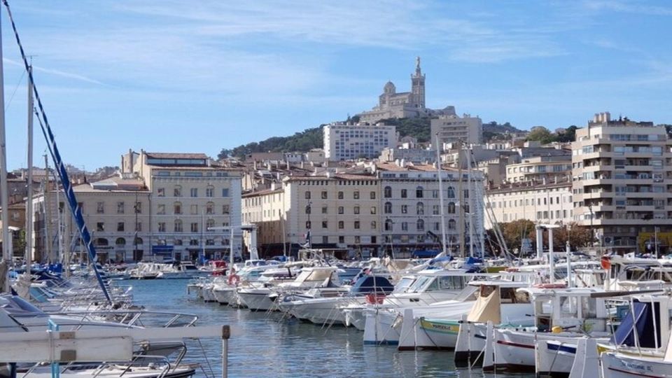 Marseille : Local Neighborhoods Guided Walking Tour - Cabanons and Old Country Houses