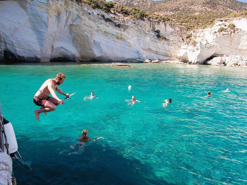 Milos: Kleftiko Morning Catamaran Cruise With Food & Drinks - Meal and Drink Offerings