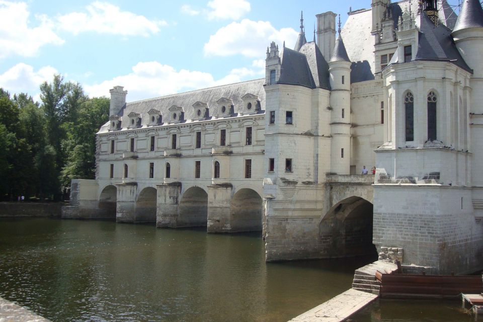 Mont Saint-Michel & Chateaux Country 3-Day Tour From Paris - Loire Valley Châteaux Visits