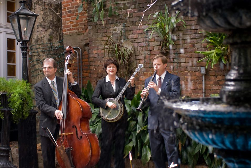 New Orleans: Court of Two Sisters Jazz Brunch Buffet - Live Jazz Music