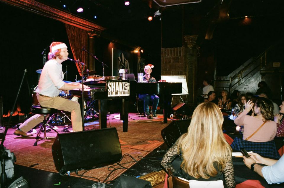 New York City: Dueling Pianos Show - Song Requests