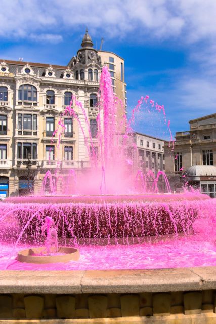 Oviedo : Walking Tour of the Historic Center - Sculptures Throughout the City