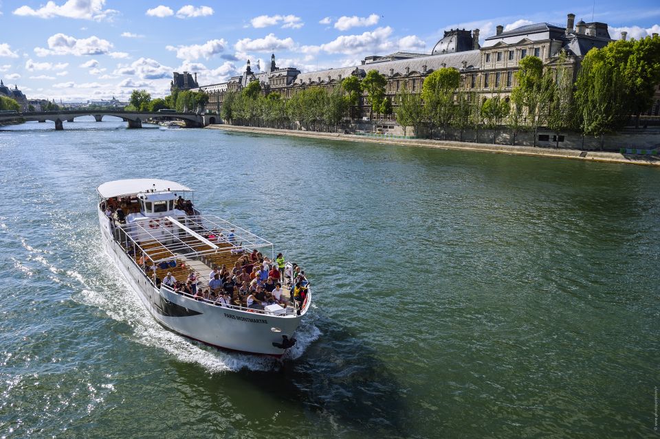 Paris: Family-Friendly River Seine Guided Cruise - Onboard Amenities and Refreshments