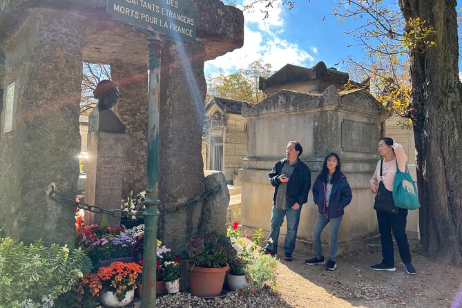 Paris: Haunted Père Lachaise Cemetery Guided Tour - Notable Figures Tombs