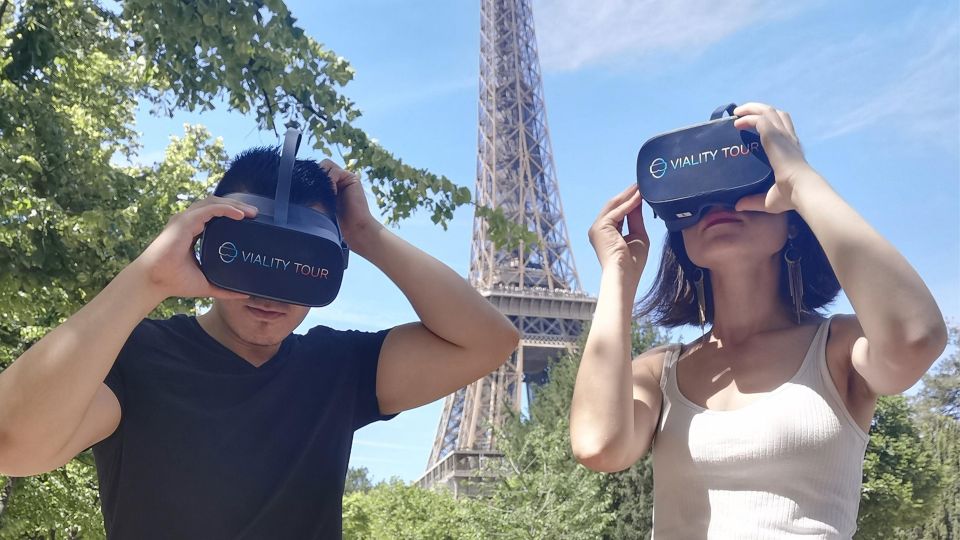 Paris : Immersive Eiffel Tower Tour With Virtual Reality - Historical Immersion