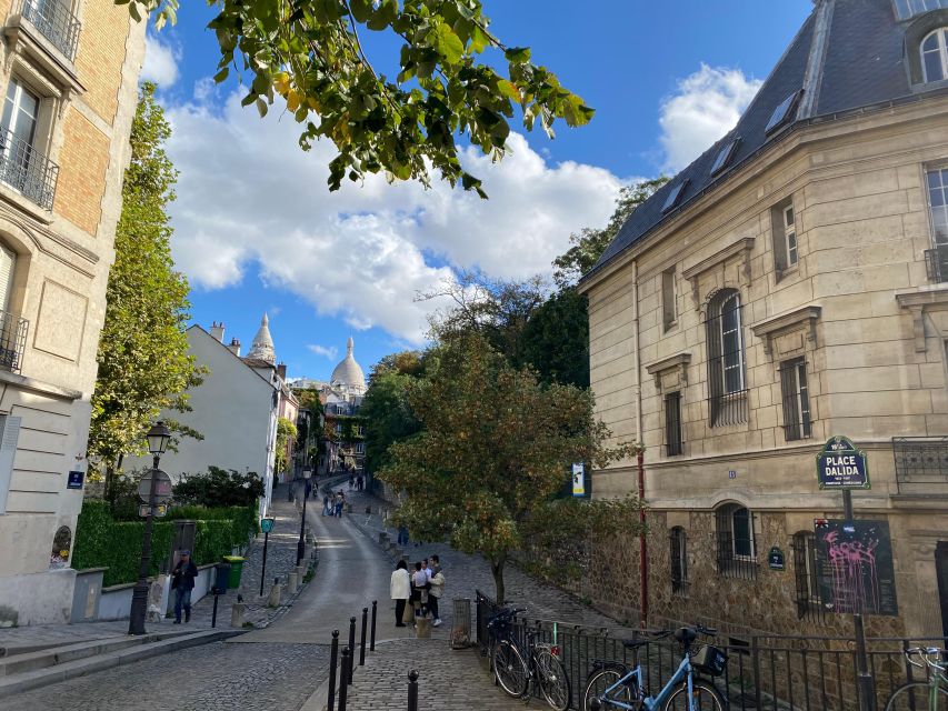 Paris: Montmartre Walking Tour With Local Resident - Filming Locations in Montmartre