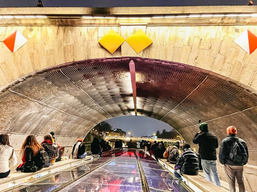 Paris: Night River Cruise On The Seine With Waffle Tasting - Illuminated Monuments Along the Seine River