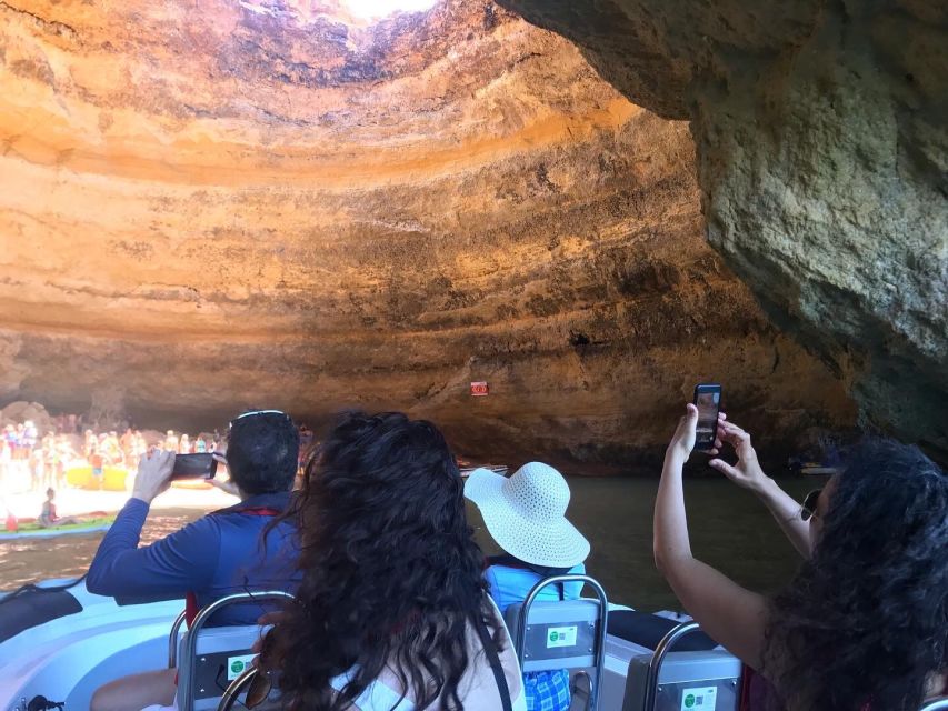 Portimão: Private Boat Trip to Benagil Cave - Praia Dos Caneiros Sightseeing