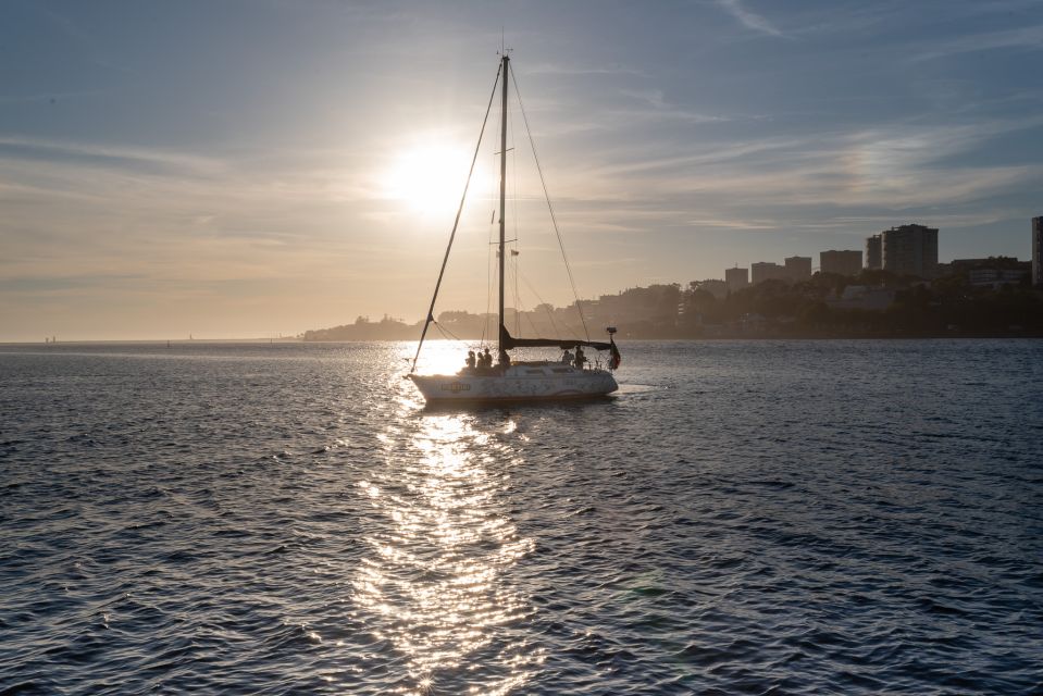 Porto: Romantic Sailboat Cruise - Mobility Restrictions