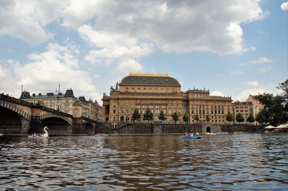 Prague Complete Tour in Spanish & Lunch, Tickets - Lunch and Dining Experience