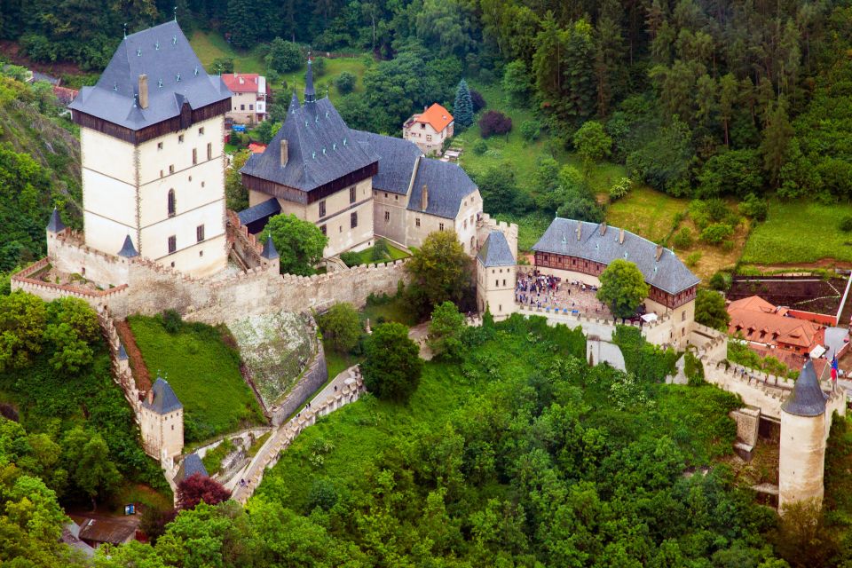 Prague: Fairytale Karlstejn Castle in Retro-Style Car - Comfortable Transportation