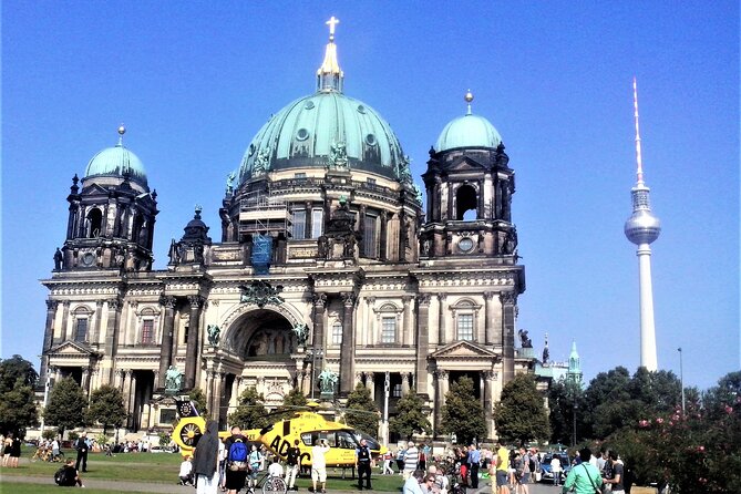 Private Certificated Berlin Tour Guides-Groups up to 15 Persons - Pickup and Drop-off