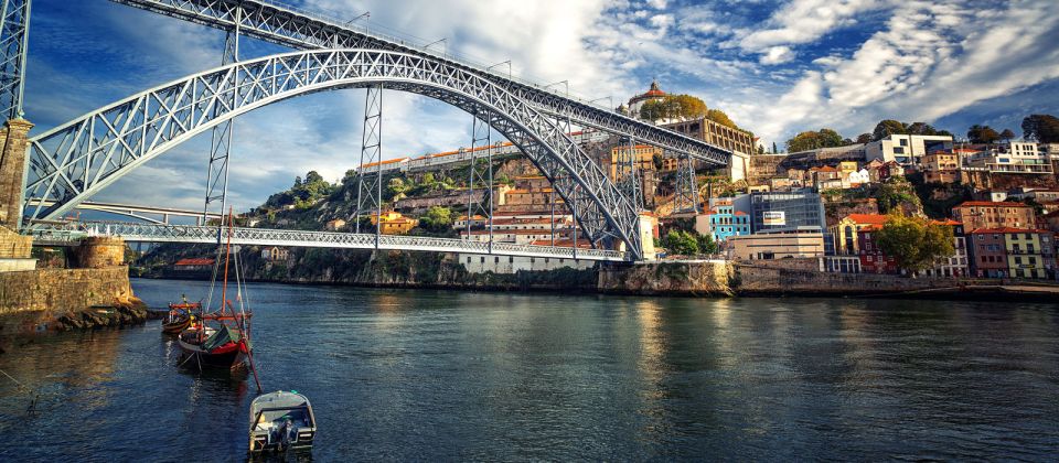 Private Porto Full-Day Tour From Lisbon - Exploring Livraria Lello & Irmao