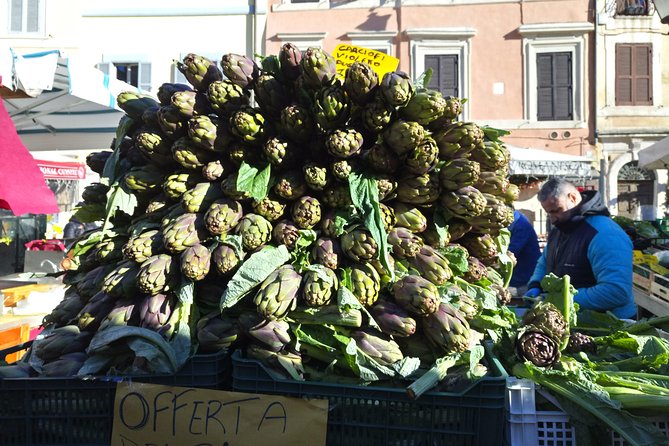 Rome Campo De Fiori, Ghetto and Pantheon Street Food Tour - Tour Logistics and Meeting Point