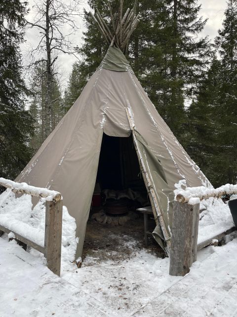 Rovaniemi: Guided Hike to Korouoma Canyon Frozen Waterfalls - Savoring Refreshments on Trail