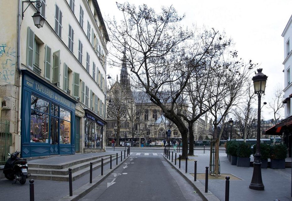 Sightseeing Tour of Paris - Charming Parisian Neighborhoods