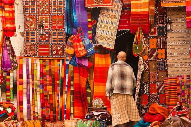 Souks of Marrakech: Private Shopping Tour - Exploring the Souks