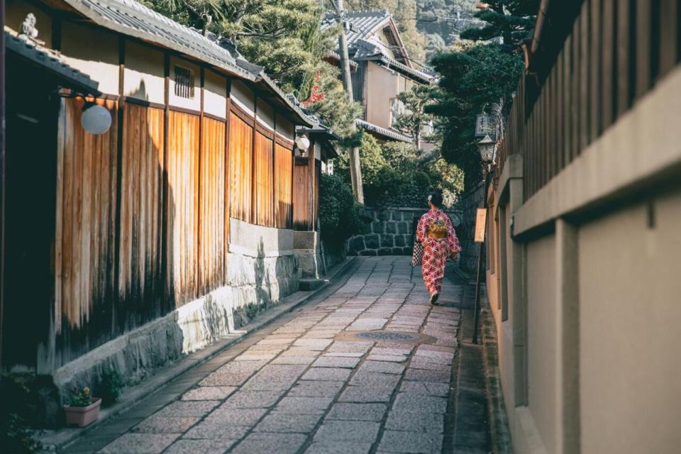 Soul of Kyoto: Timeless Traditions and Tantalizing Tastes - Nishiki Market Culinary Adventure