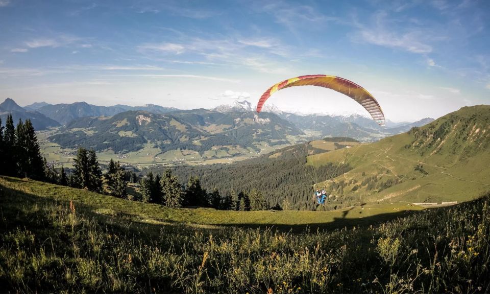 St. John in Tyrol: Tandem Paragliding - Cable Car Ticket