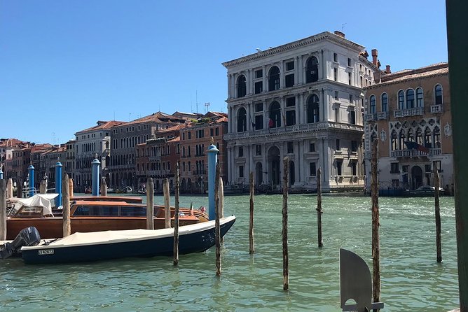 The Essence of Venice in a Stress Free Small Group Walking Tour With a Top Guide - Small-Group Experience, Maximum 10 Guests