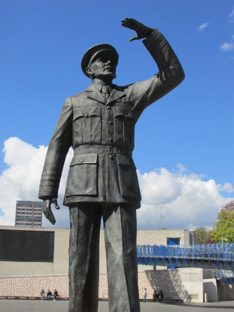 The Jigsaw of History Guided Walking Tour - Meeting Point and Guidance