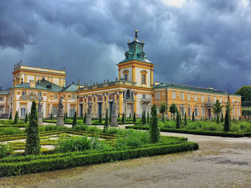 Warsaw: Old Town Highlights Private Walking Tour - Meeting Point and Directions