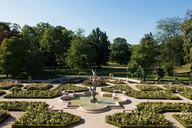 Wilanow Royal Palace : SMALL GROUP /inc. Pick-up/ - Exploring the Palace Gardens