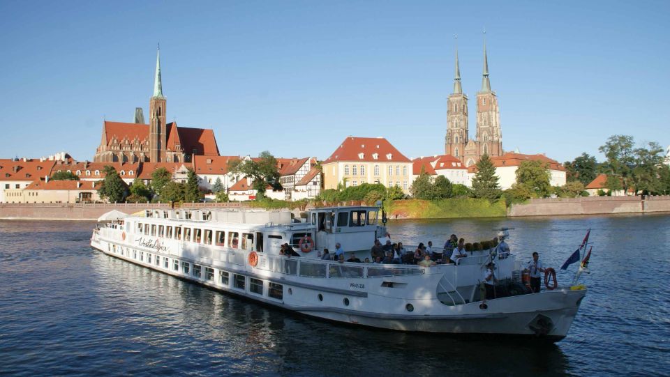 WrocłAw: Short City Walk and Luxury Ship Cruise (For Groups) - Group Size and Meeting Point