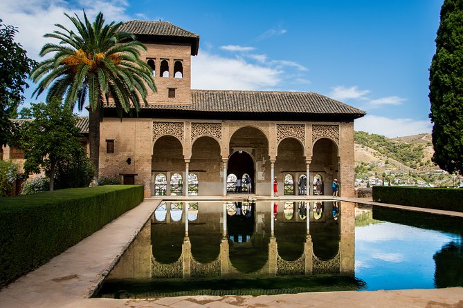 Alhambra and Nasrid Palaces Ticket With Audioguide - Visitor Capacity and Limitations