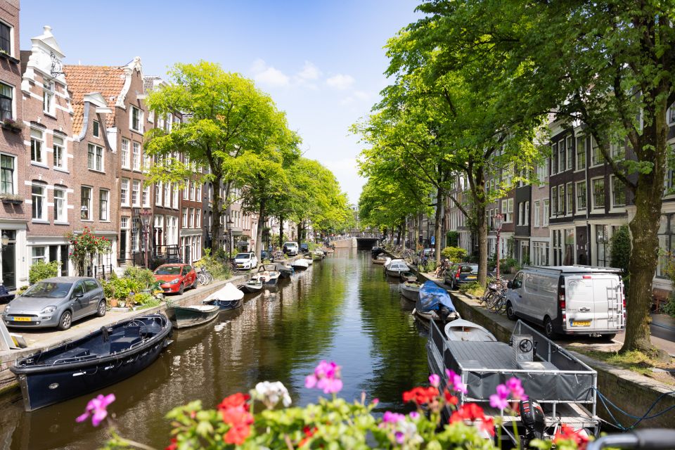 Amsterdam: The Grand Dutch Food & History Tour - Knowledgeable Local Guidance