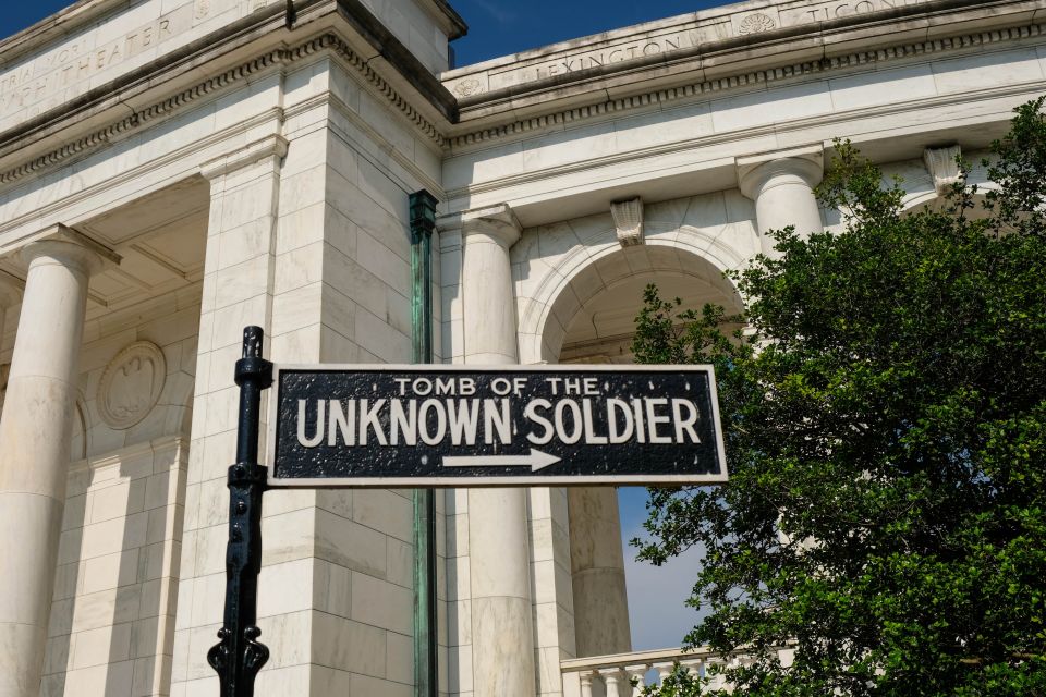 Arlington: Private Arlington Cemetery Guided Walking Tour - Pay Tribute at Tomb