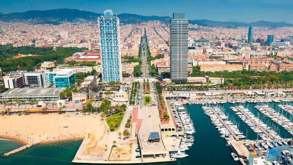 Barcelona: Helicopter Flight Over Barcelonas Coastline - Exploring Barcelona From the Sky