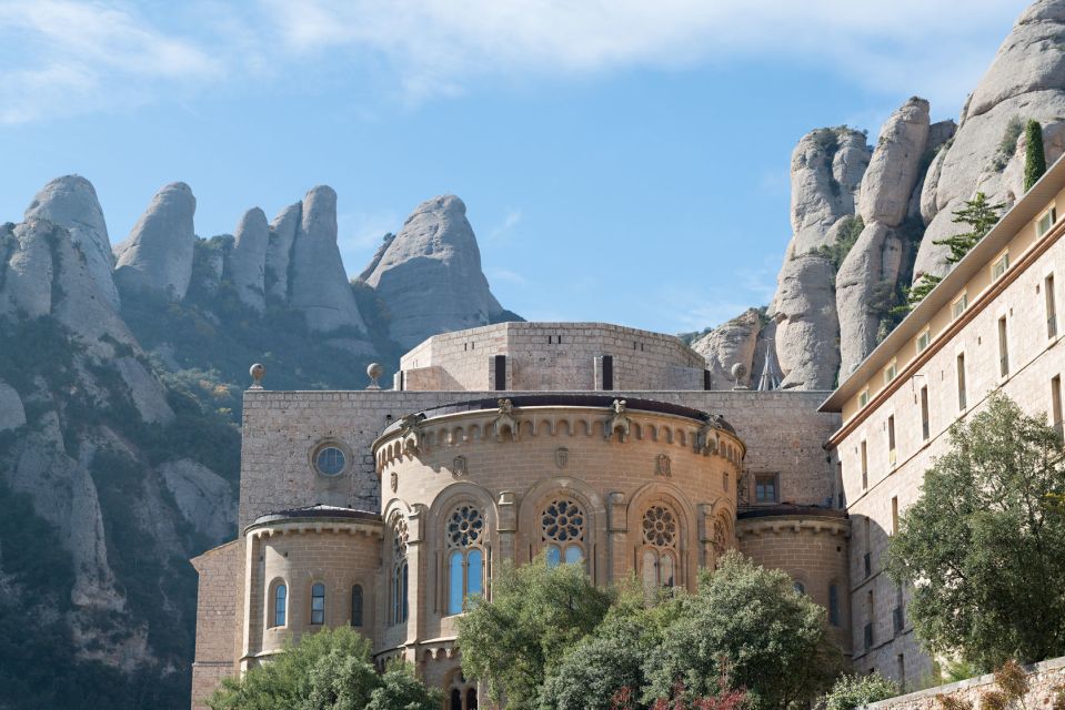 Barcelona: Montserrat & Sagrada Familia Guided Tour - Montserrat Activities