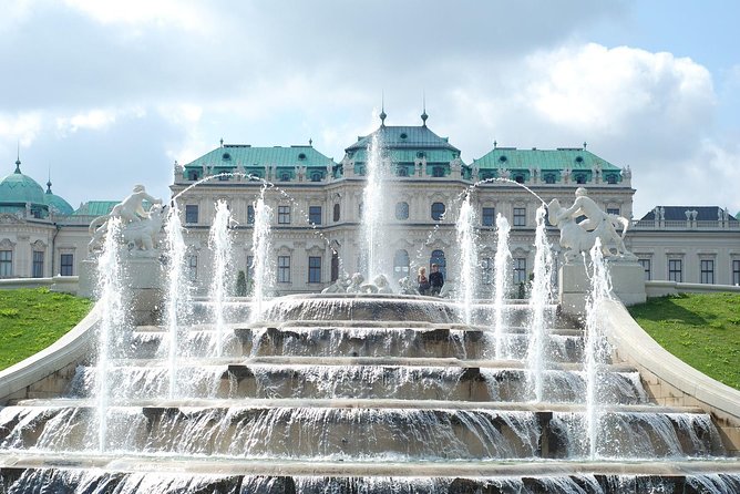 Belvedere Palace 2.5-Hour Small-Group History Tour in Vienna - Exploring the Grounds