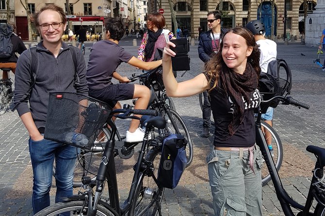 Bike Paris Treasures With a Live Guide - Families & Friends - Booking and Cancellation Policies