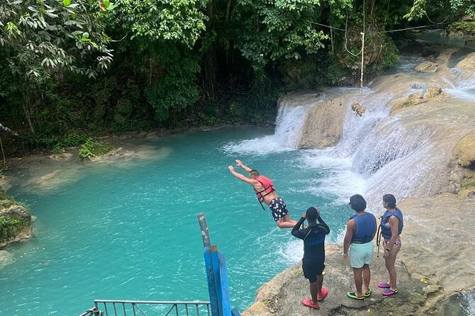 Blue Hole and Beach From Cruise Ship Ports or Hotels in Ocho Rios - Relaxing at the Beach