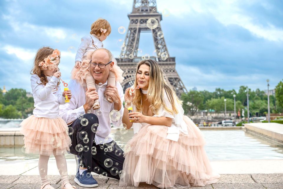 Bubble Photo Tour at the Eiffel Tower - Carefree Stroll