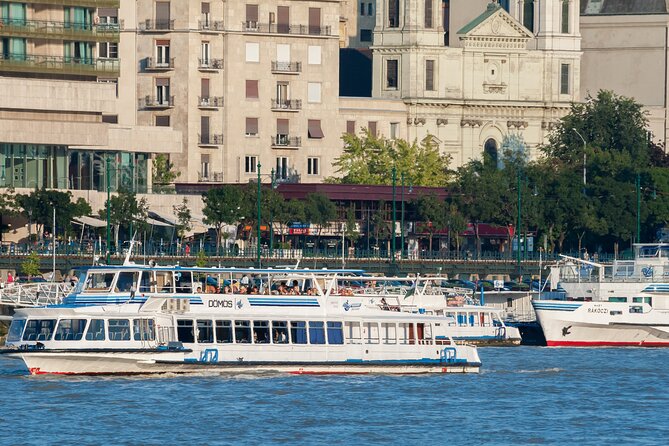 Budapest Sightseeing 1 Hour Danube River Cruise Ticket - Onboard Amenities