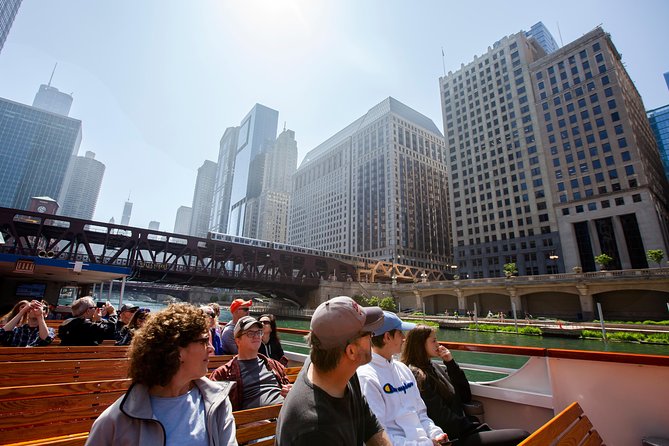 Chicago Architecture River Cruise - Boat Amenities and Capacity