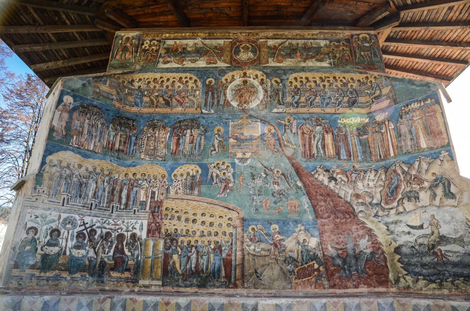 Day Trip to the UNESCO Painted Monasteries From Iasi - Exploring Voronet Monastery