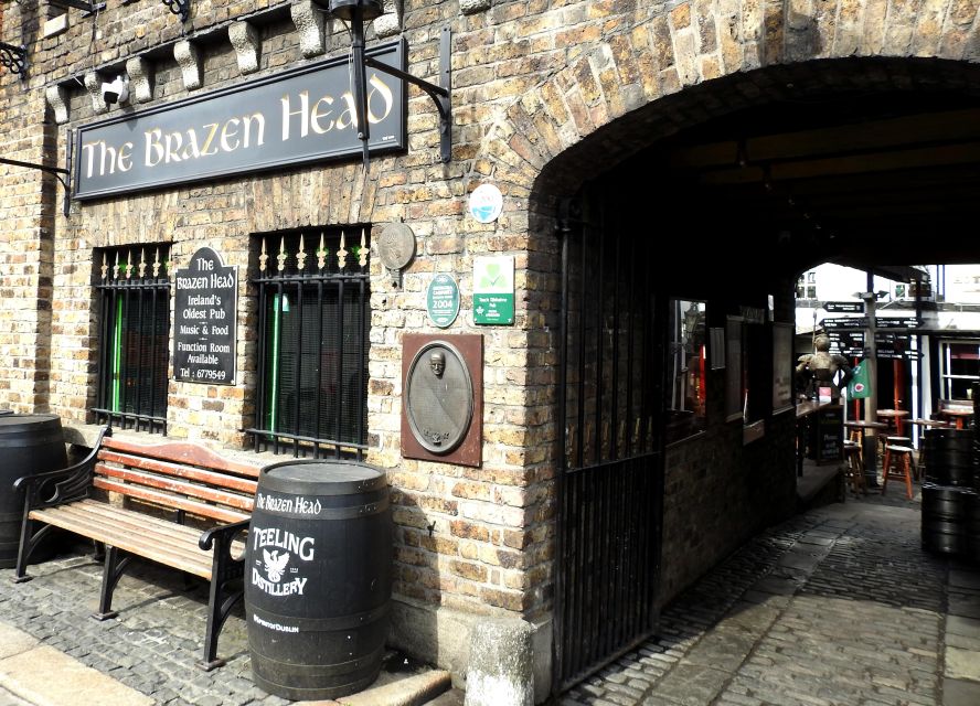 Dublin: Old Towns Famous Pubs Outdoor Escape Game - Unique Historical Discoveries