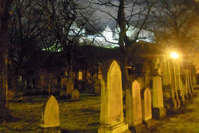 Edinburgh 2 Hour Nighttime Ghost Tour With Italian Tour Guide - Cancellation Policy