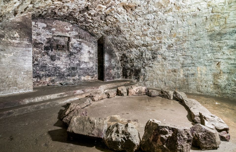 Edinburgh: Late-Night Underground Vaults Terror Tour - Pentagrams and Occult Symbols