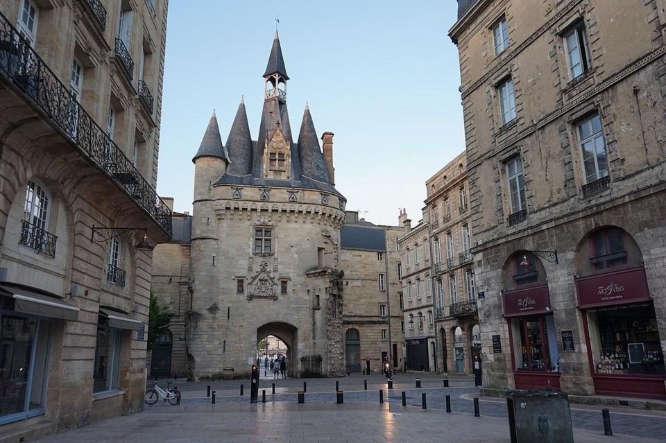 Expedition Bordeaux: a City Adventure at Your Own Pace - Meeting Point